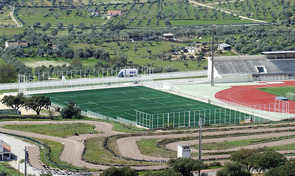 Construção do campo de treinos do estádio Eduardo de Sousa Lima - Portalegre